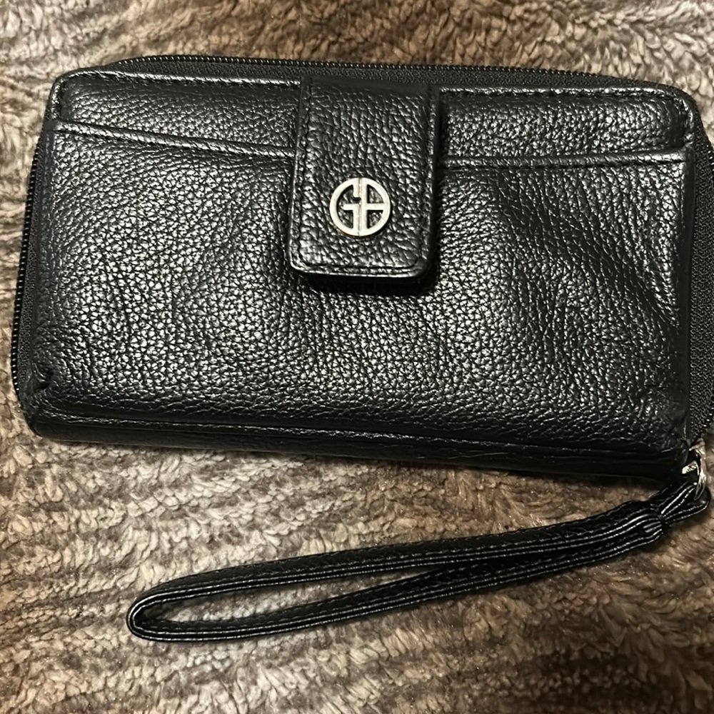 Giani Bernini Black Wallet, Wristlet and Iphone pouch!